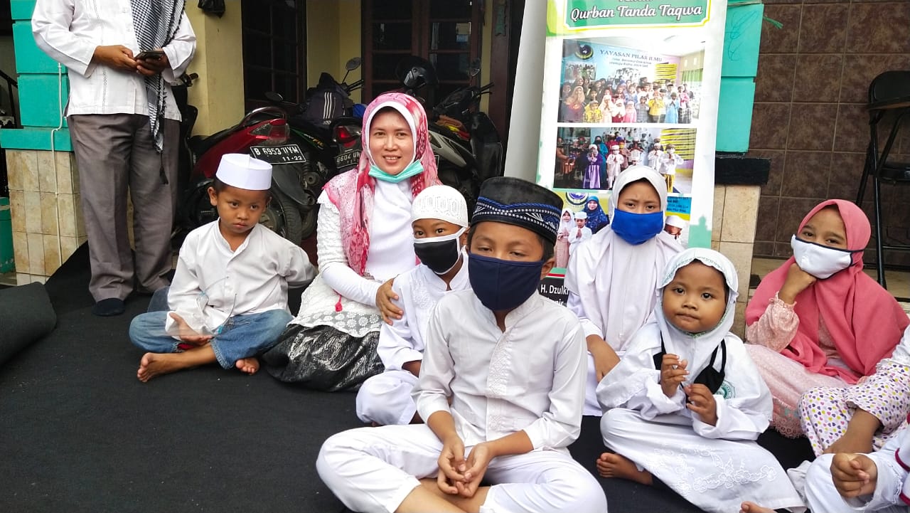 Miss Eco International Intan Wisni Sambangi Yayasan Pilar Ilmu Bekasi, Ini Kesan Dia