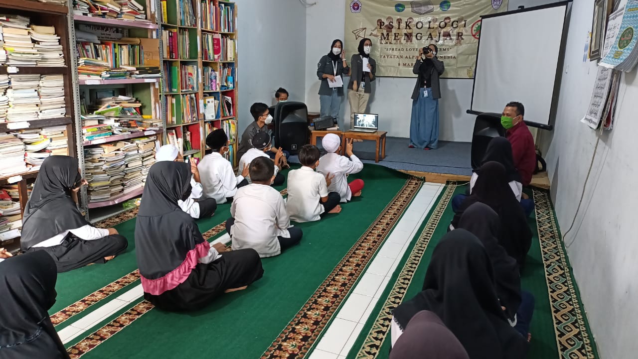 BEM Fakultas Psikologi Universitas Gunadarma Gelar Psikologi Mengajar di Yayasan Alpha Indonesia