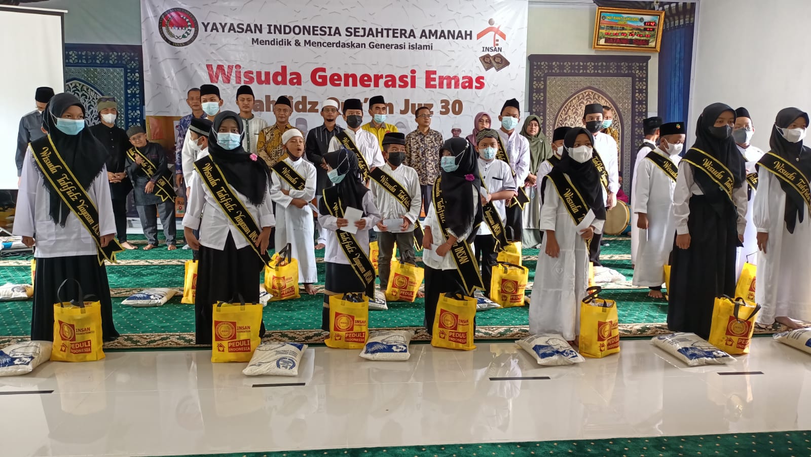 Wisuda Tahfidz Alquran Jelang Peringatan Milad ke-5 Yayasan Indonesia Sejahtera Amanah Diwarnai Tangis Haru