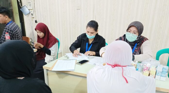 Hari Ulang tahun Yayasan Indonesia Sejahtera Amanah yang keenam ditandai dengan kegiatan baksos kesehatan dan santunan Yatim